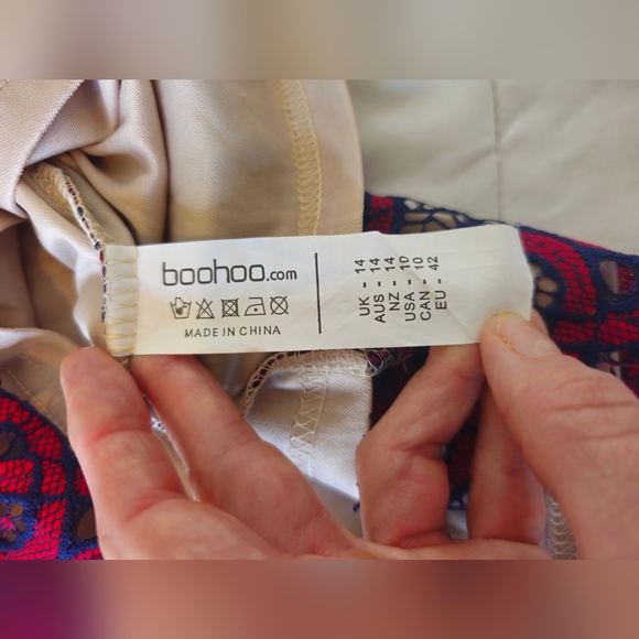 Boohoo stunning lacey long sleeved red & blue backless dress (Size 10) 💙👗🩷👗 - Picture 8 of 16